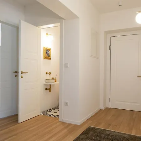 1000 Views Rooftop Duplex Hottub * Liubliana